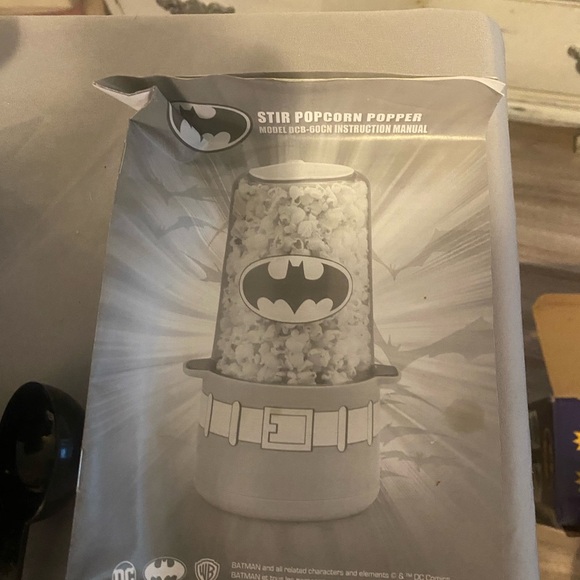 DC Comics Batman Mini Stir Popcorn Maker - Picture 6 of 10